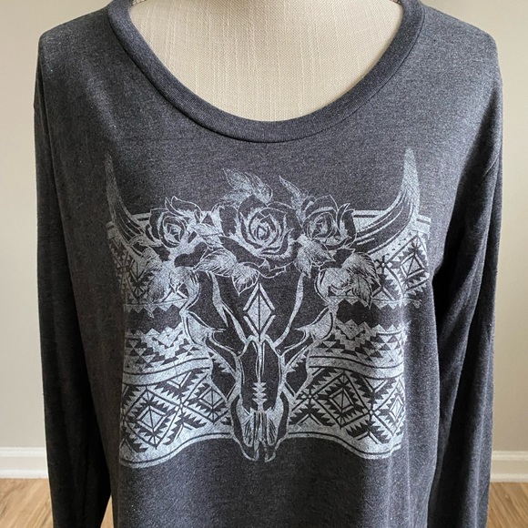 Rock&Roll Cowgirl Flower Crown Cow Skull Tee - Picture 2 of 8